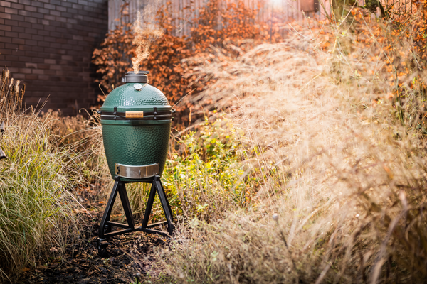 Medium Big Green Egg in an intEGGrated Nest+Handler Package